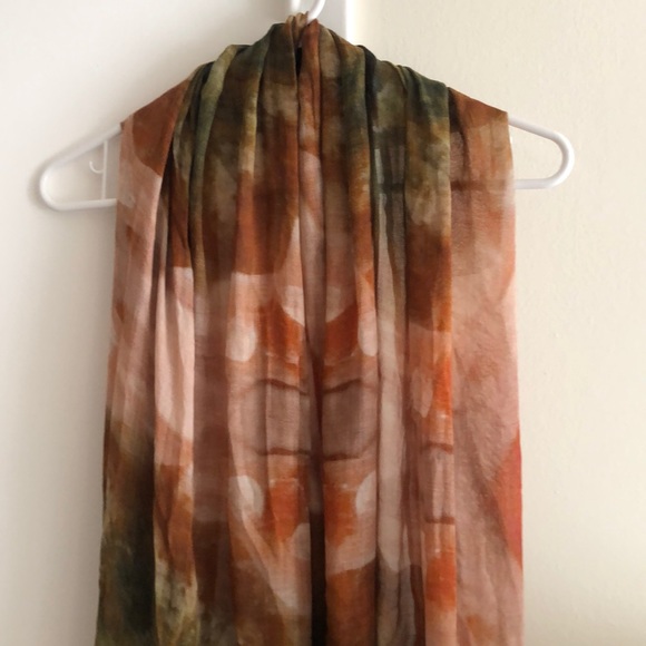 Beautiful scarf!! - Picture 4 of 5